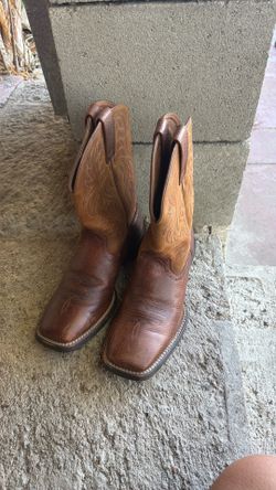 Ariat boots $100