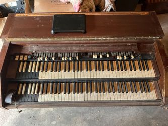 Hammond C2 Organ Keyboard with Leslie Cash only.