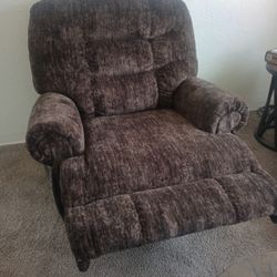 New Ashley Oversized Recliner Chair 