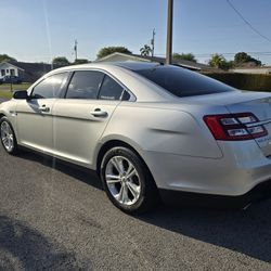 2013 Ford Taurus
