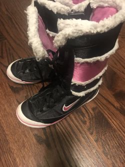Nike’s kids girls boots