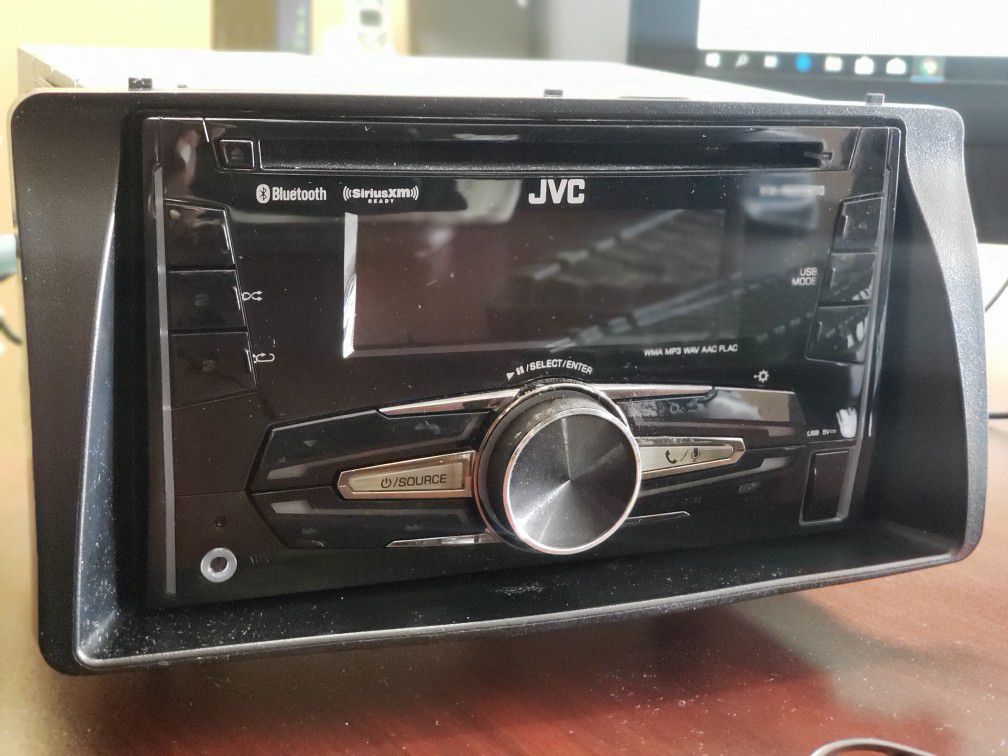 JVC STEREO CD RECEIVER UDB/AUX/MICROPHONE/STEERING REMOTE READY COMPATIBLE