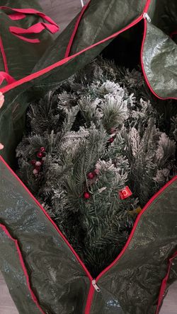 9 Ft Pre-Lit Christmas Tree – 1,200 Lights – Excellent Condition