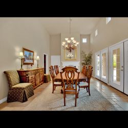 Formal Dinning Table 