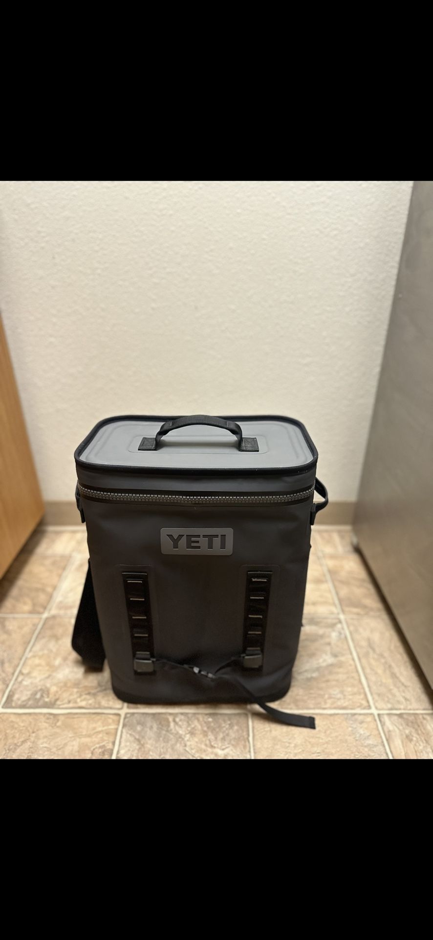 YETI Hopper Backflip 24