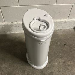 UBBI Diaper Pail