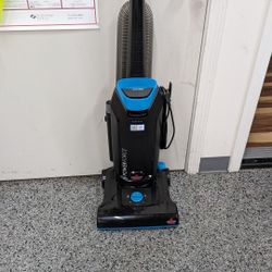 Bissell Power Force Upright Vacuum.. Excellent Condition