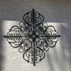 Black Iron Rod Heavy Duty Indoor / Outdoor Art Piece Decor