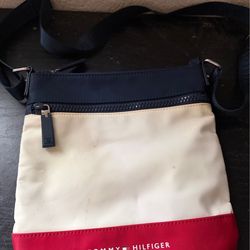 Tommy Hilfiger crossbody