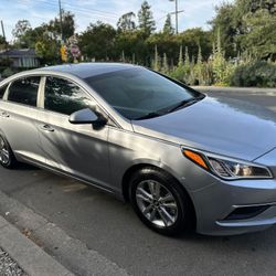 Hyundai  Sonata ,, Años 2017 Color Gris 