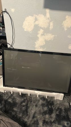 50” PANASONIC PLASMA TV. Like new accepting offers or trades