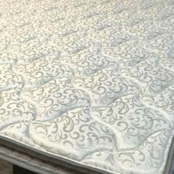 King Mattress, Take it with $40 down! Awesome Deal!