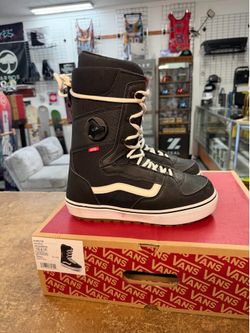 Vans invado size 10.5 snowboard boots box included with warranty located at Sin city snowboards