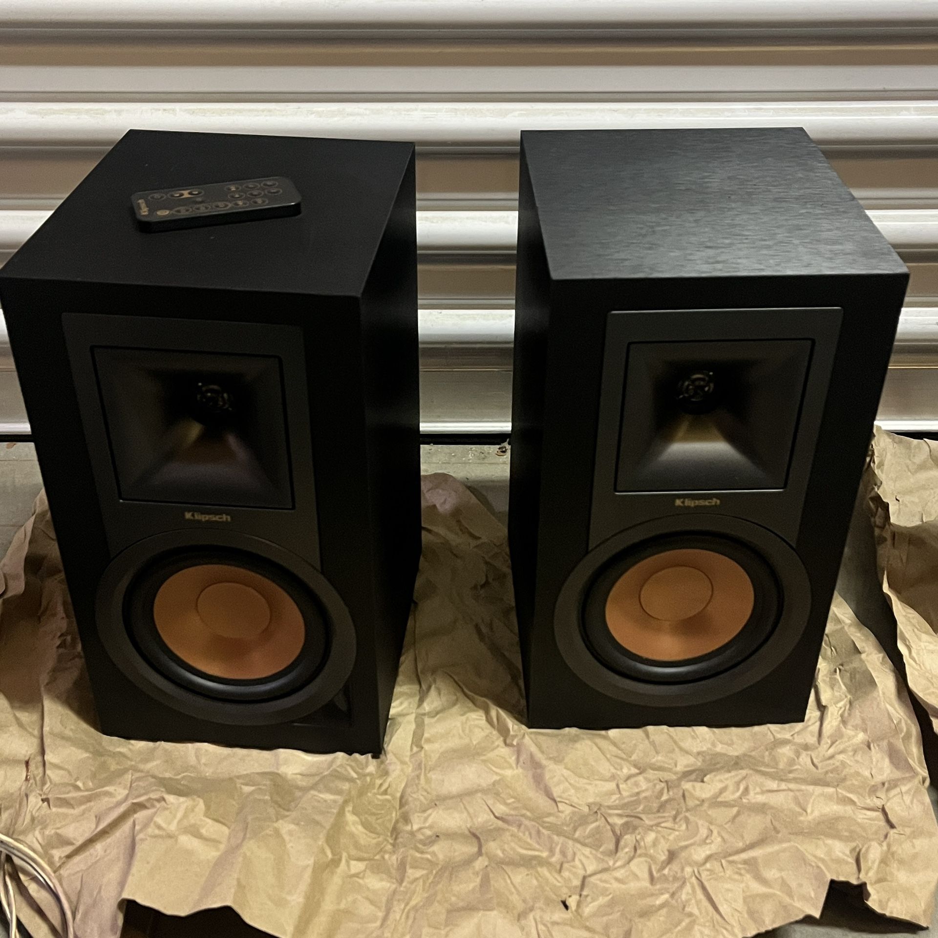 Klipsch R-15PM Bookshelf Speakers Bluetooth