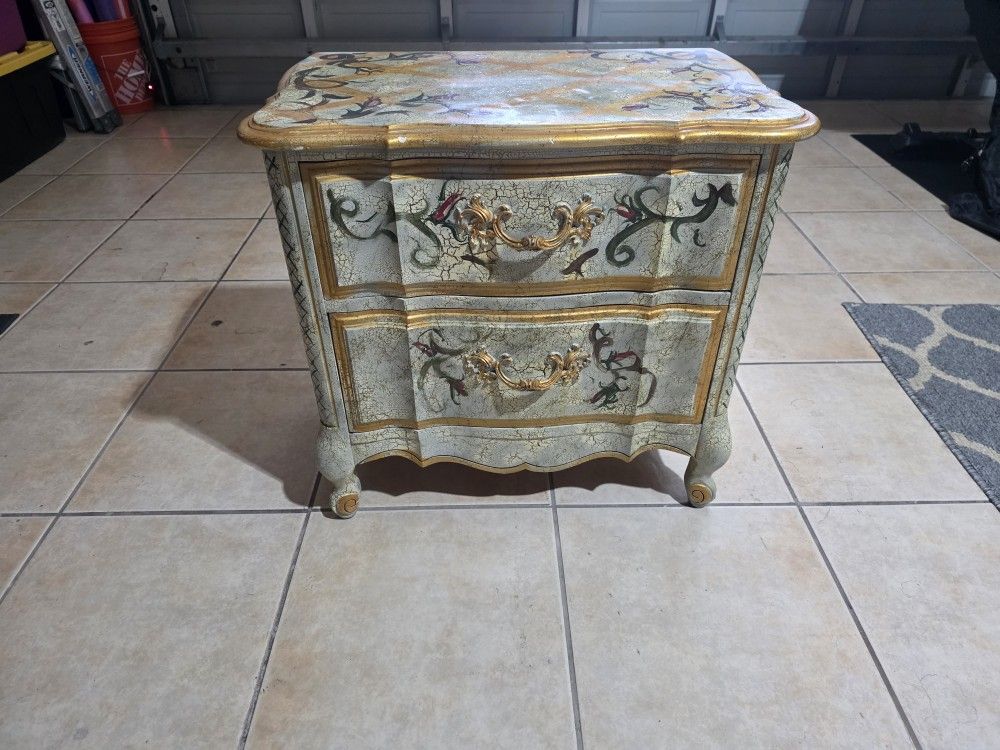 Small Dresser / Nightstand