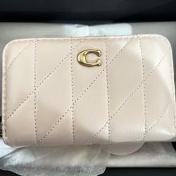 Coach Pillow Quilted Small Zip Around Card Case