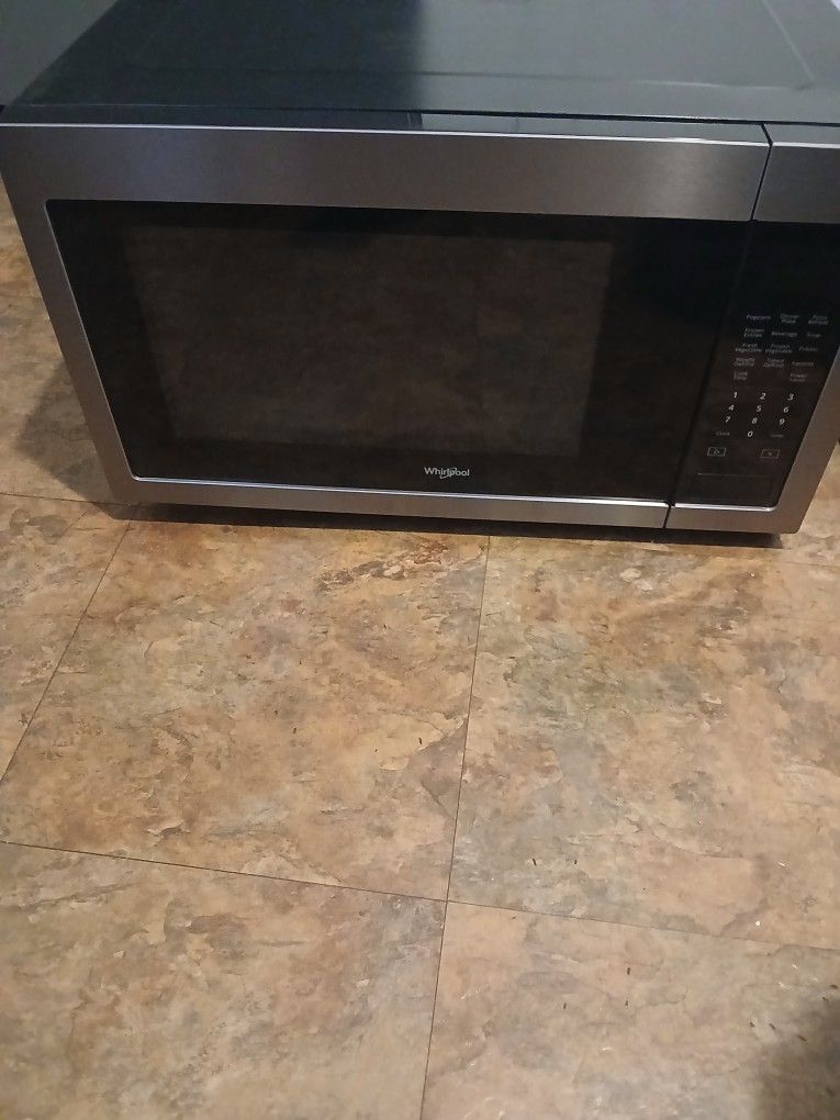 WHIRLPOOL COUNTER TOP MICROWAVE OVEN