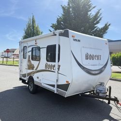 2012 skyline Bobcat 14ft fully self contain 