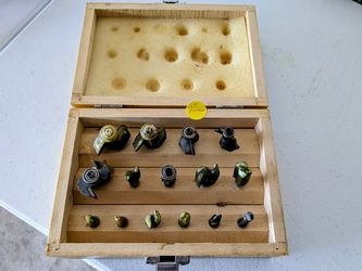 13 pc Carbide Router Bit Set with Wooden Case, 1/4" Shank.