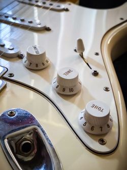 Fender vintage Stratocaster Olympic White Jimi Hendrix style strat electric guitar 6 string