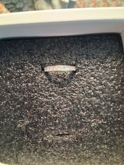 14kt White Gold Princess Cut DN Band