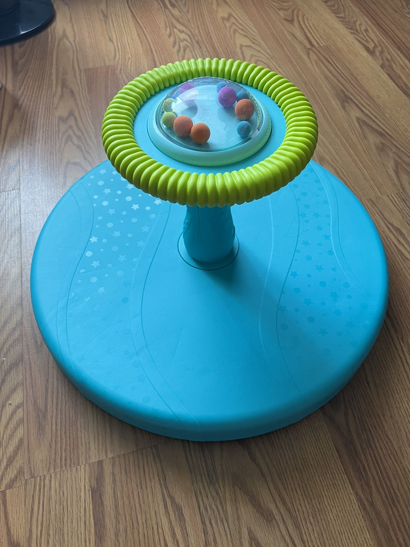Spinning activity toy