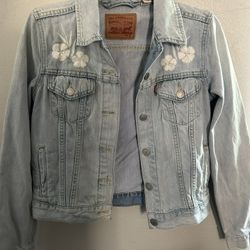 Women’s Small Levi Jean Jacket