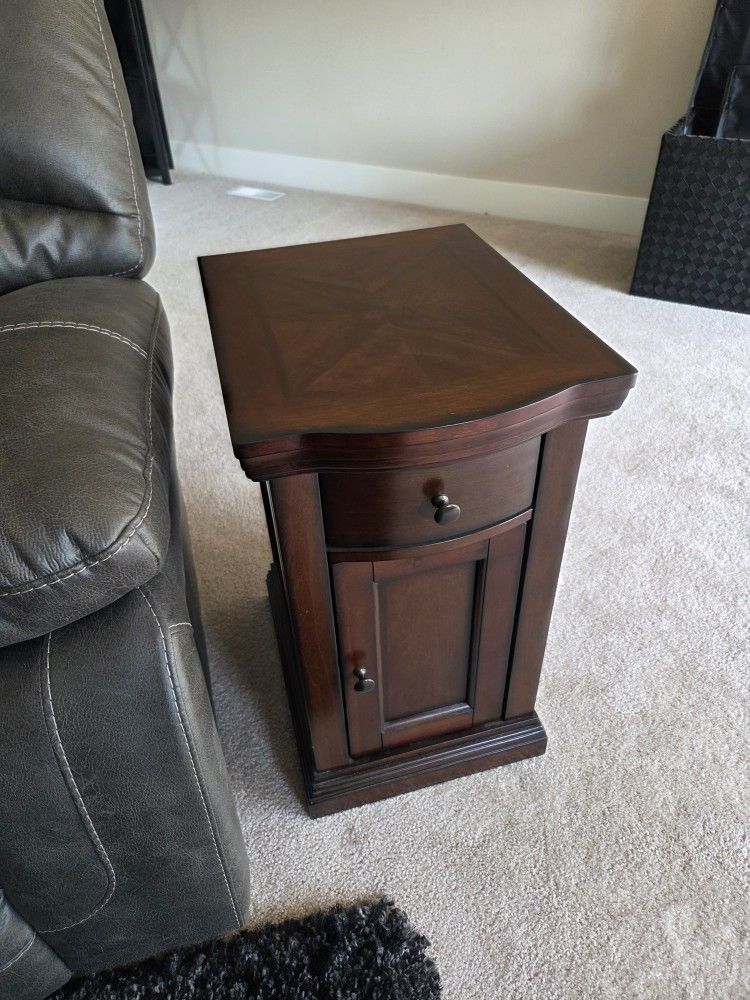 End Tables Pair Brown Wood