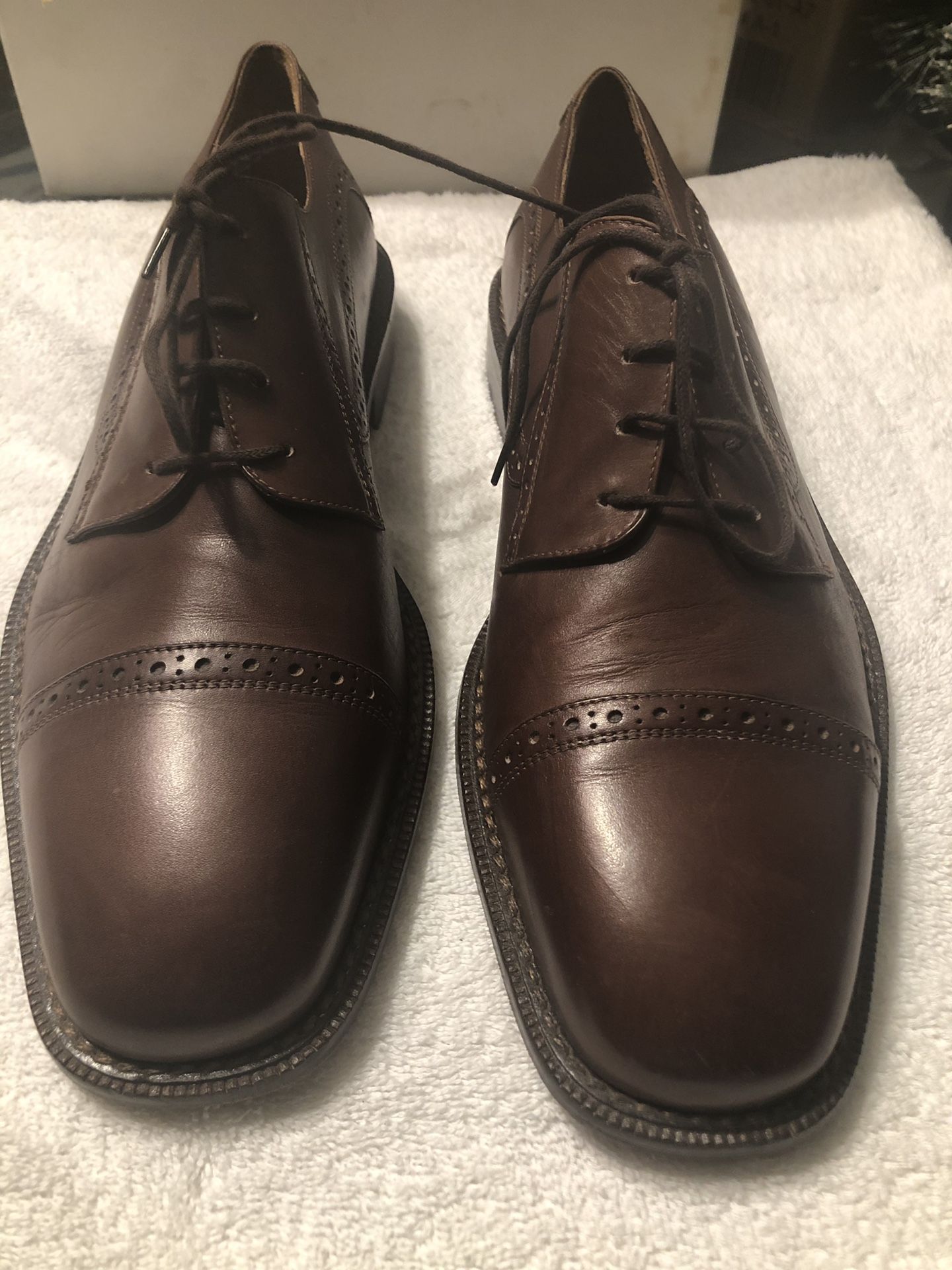 Panelli men’s size 10 lace up shoes