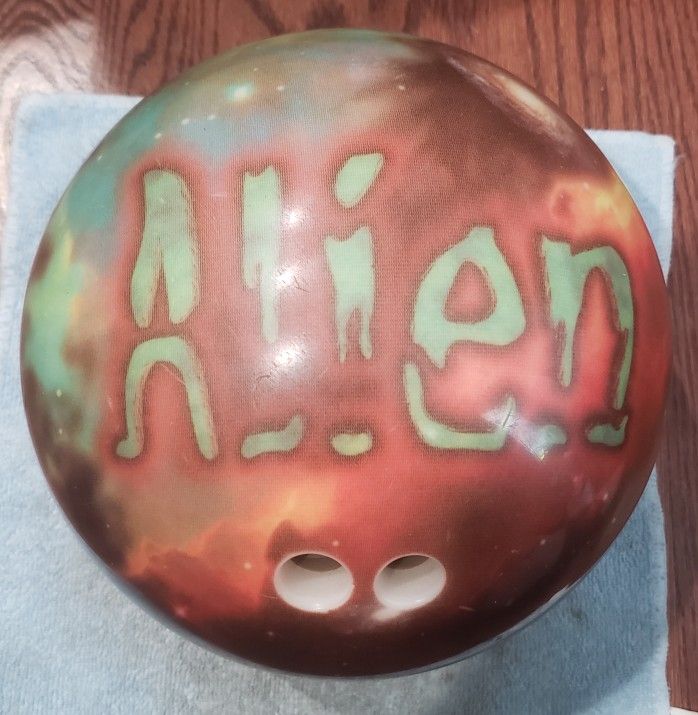 Alien White Dot Plastic Viz-a-ball Bowling Ball 14lbs