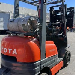 Trucker Mast Forklift 5000lbs Great Condition