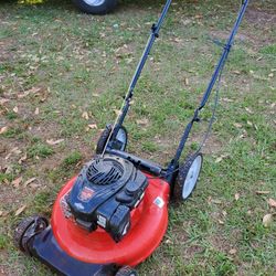 Yard Machines 21 Inch 550EX Push Mower