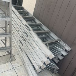 Escaleras, de 6 pies de aluminio, Heavy, Duty, 300 libras nuevas