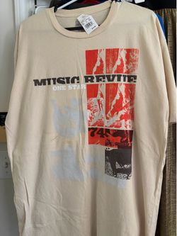 New converse shirt. Size L. Great for Father’s Day