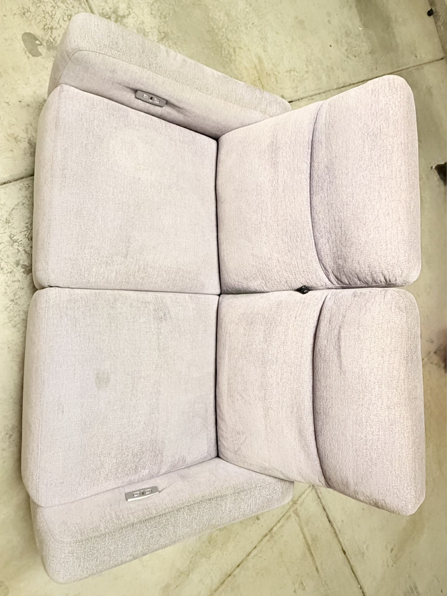 Power Reclining Loveseat – Great Condition