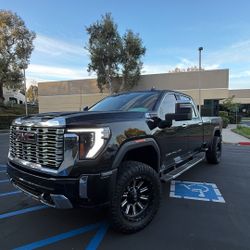 2025 GMC Denali 2500 HD 