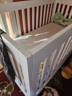 Crib (Used)/ Cuna (Usada)