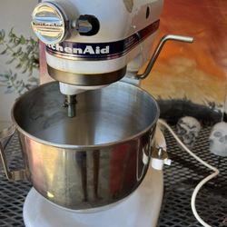 Kitchen  Aid Mixer With Copper Insert  5 Quart 