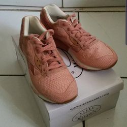 Reebok Pink Leather Suede Sneakers Size 7.5