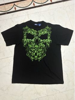 Skull made of skulls graphic t-shirt Men’s Large Halloween