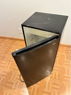 Mini fridge