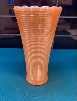 Vintage beauty! Iridescent marigold luster rubbed vase