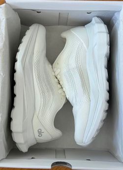 Alo Runner Shoes