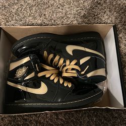Air Jordan Retro High Black Metallic Gold