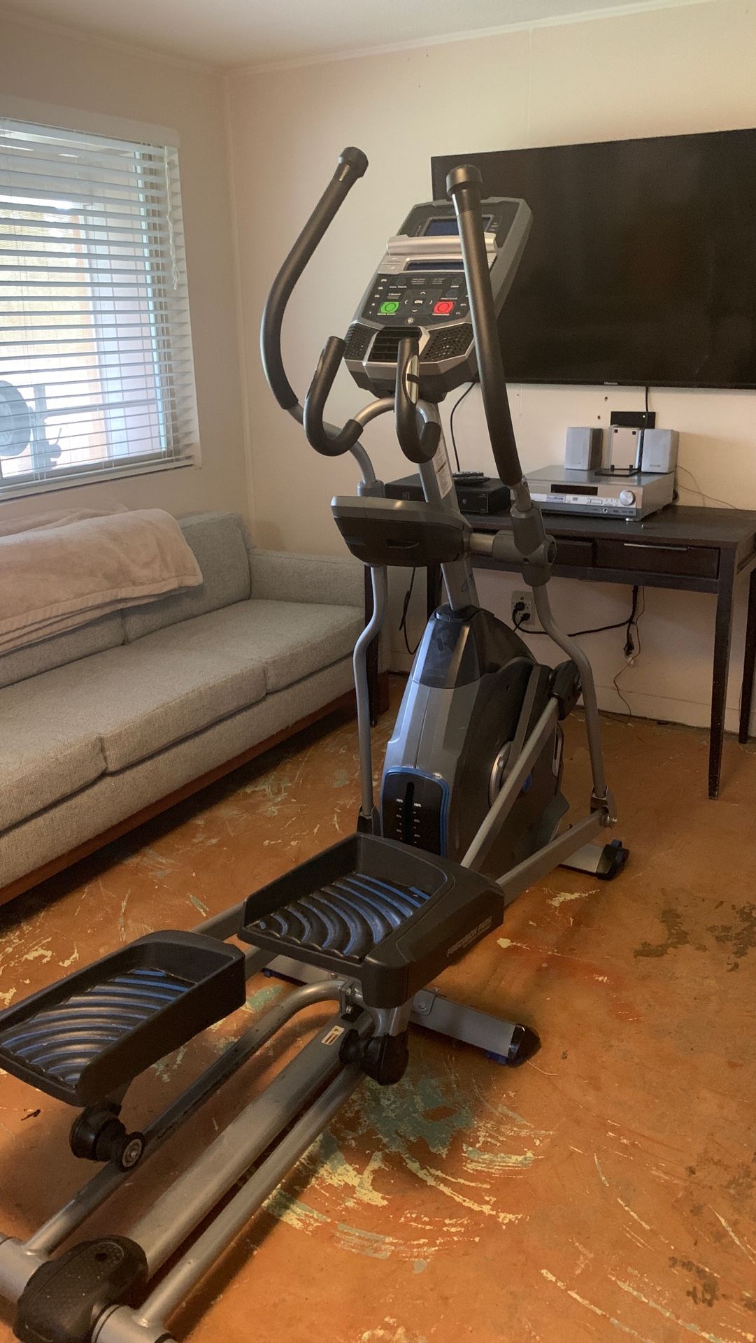 Nautilus E616 elliptical