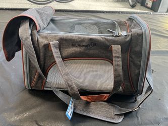 Mr. Peanut’s Travel Pet Carrier. Airline Approved Under Seat Ok.