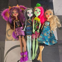 Monster high dolls
