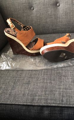 Jessica Simpson wedges