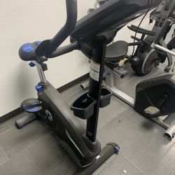 Nautilus Upright Bike - Exercise Bike 