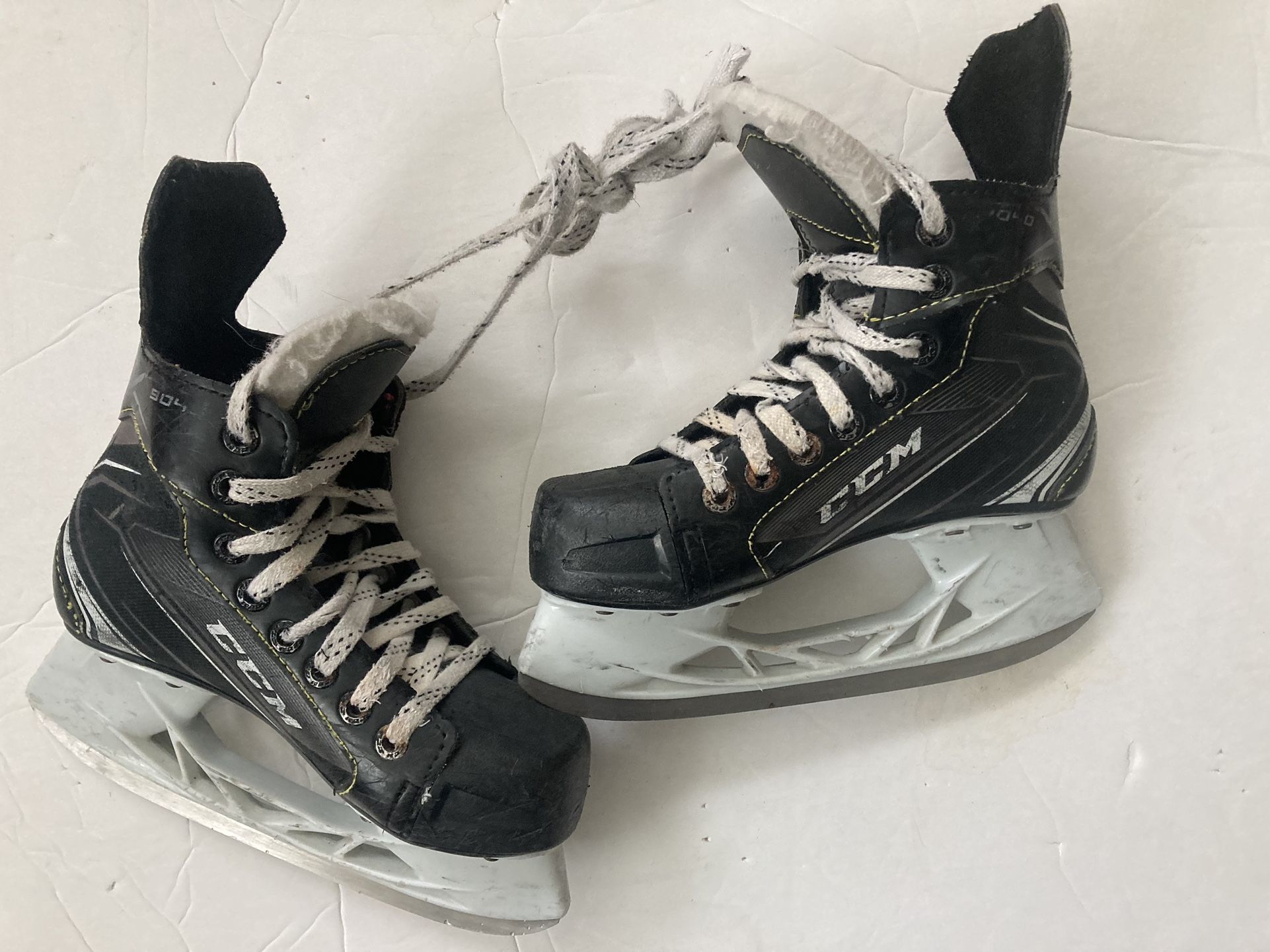 CCM Kids Sz 1 Hockey Skates 